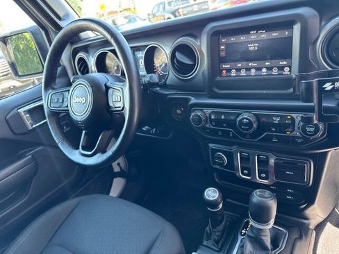 Used 2022 Jeep Wrangler Sport AWD/4WD image 15