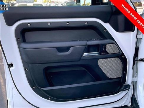 Used 2024 Land Rover Defender 130 X-Dynamic SE image 22