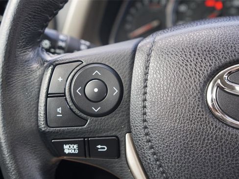 Used 2015 Toyota RAV4 Limited w/ Technology Package AWD/4WD image 17