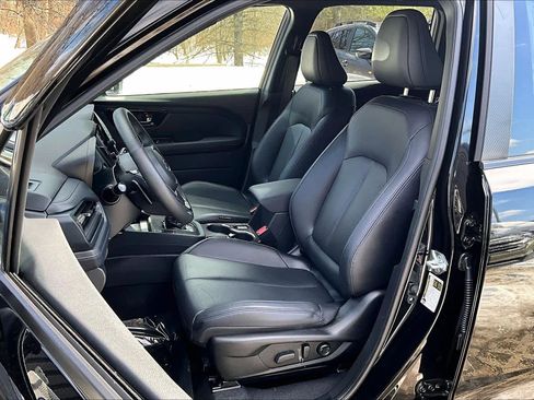 Used 2025 Subaru Forester Limited image 8