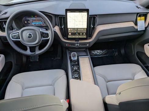 New 2026 Volvo XC60 B5 Core image 16