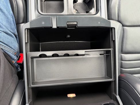 Used 2025 Ford F250 Platinum AWD/4WD image 35