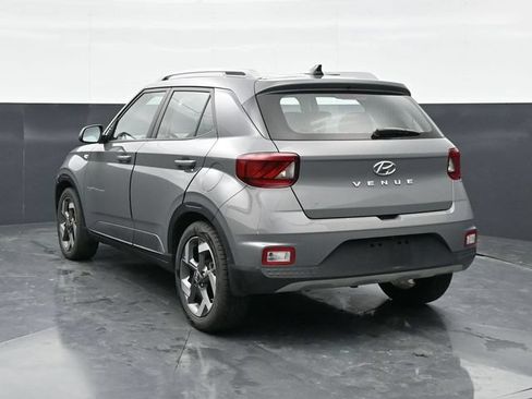Used 2020 Hyundai Venue SEL w/ Convenience + Premium Package FWD image 8