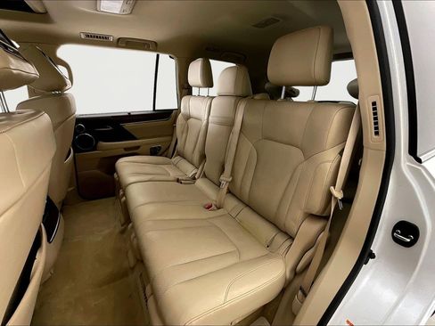 Used 2019 Lexus LX 570 4WD w/ Luxury Package image 22