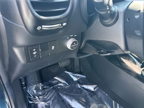 Used 2018 Kia Soul + w/ Audio Package FWD image 11