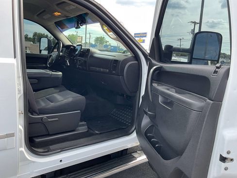 Used 2012 Chevrolet Silverado 2500 LT w/ Custom Sport Truck Package AWD/4WD image 29
