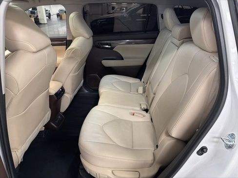 Certified 2021 Toyota Highlander Limited image 29