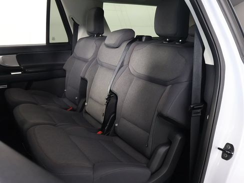 Used 2025 Ford Expedition Max Active AWD/4WD image 32