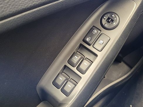 Used 2018 Kia Forte S image 27