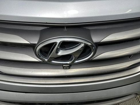 Used 2017 Hyundai Santa Fe Sport image 9