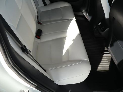Used 2022 Tesla Model 3 Performance AWD/4WD image 32
