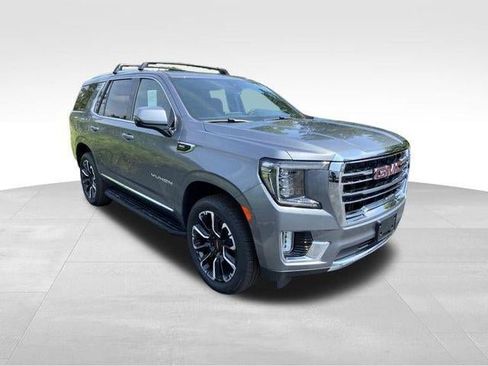 Used 2022 GMC Yukon SLT w/ SLT Premium Package AWD/4WD image 3