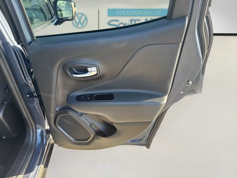 Used 2022 Jeep Renegade Trailhawk image 30