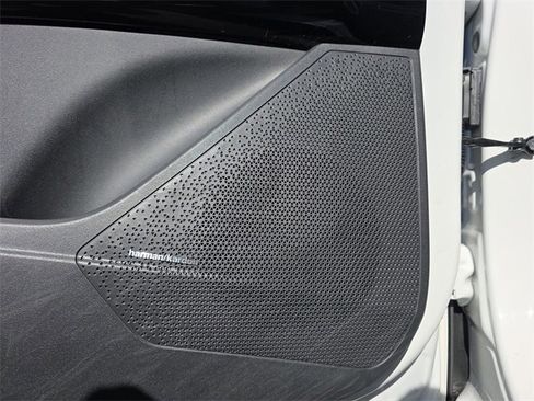 Certified 2024 Kia Niro SX image 22