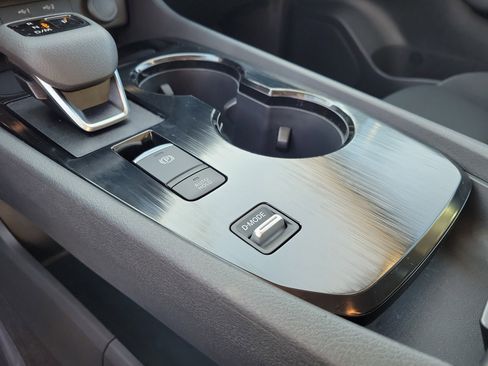 Certified 2025 Nissan Rogue S image 31