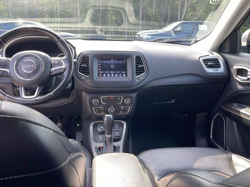 Used 2020 Jeep Compass Latitude w/ Popular Equipment Group AWD/4WD image 35