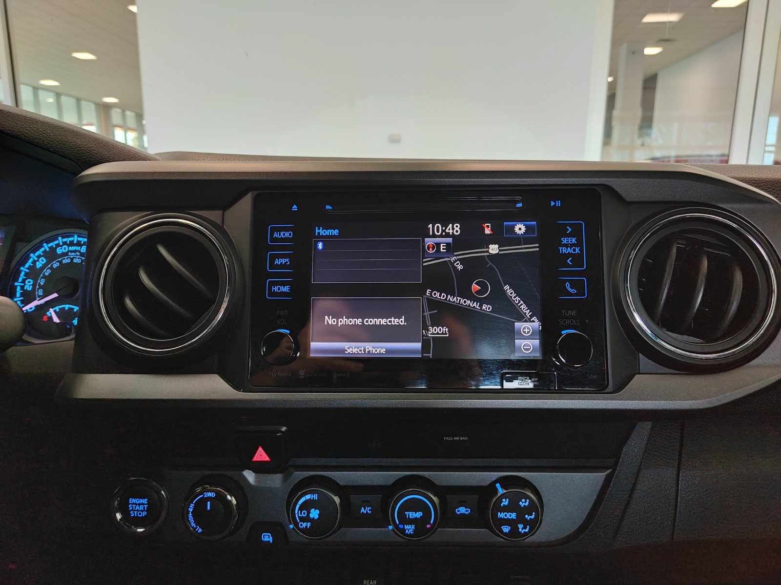 Used 2019 Toyota Tacoma TRD Sport AWD/4WD image 16