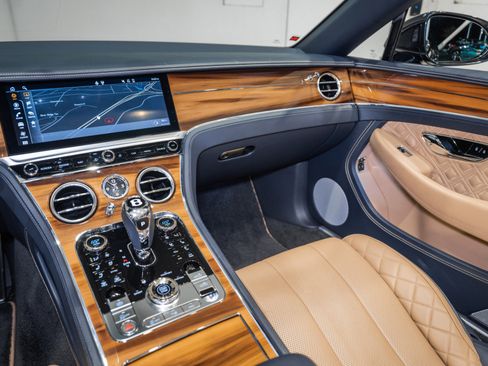 Used 2021 Bentley Continental GT AWD/4WD image 26