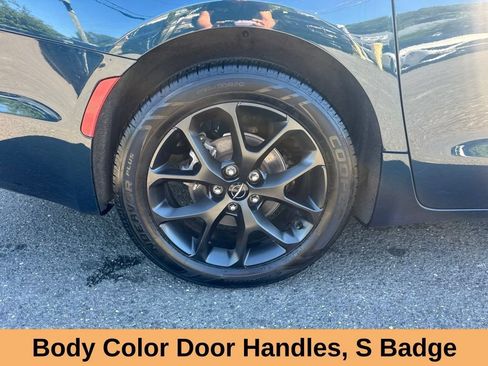 Used 2023 Chrysler Pacifica Limited w/ S Appearance Package FWD image 20