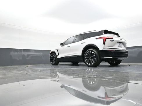 New 2025 Chevrolet Blazer EV RS w/ Super Cruise Package image 42