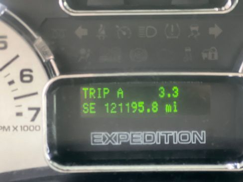 Used 2013 Ford Expedition EL Limited image 23