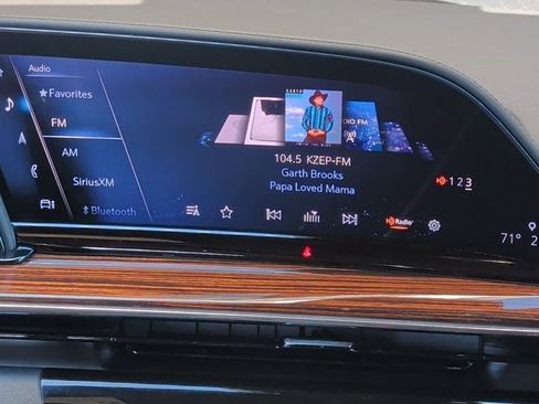 Certified 2021 Cadillac Escalade Premium Luxury image 11