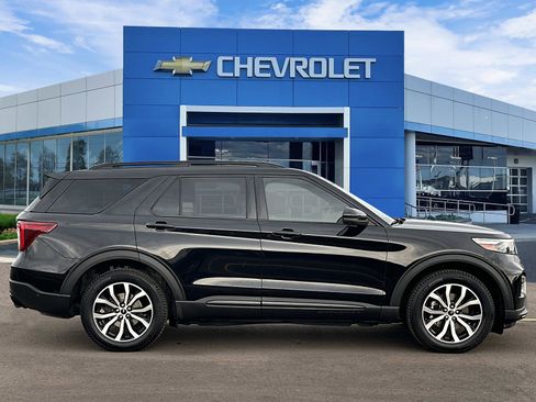 Used 2020 Ford Explorer ST w/ Premium Technology Package AWD/4WD image 2