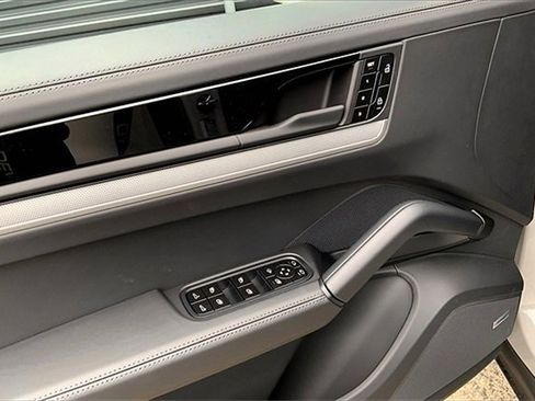 New 2026 Porsche Cayenne Coupe image 28