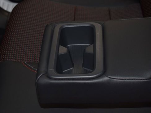 Certified 2025 Nissan Kicks SR image 18