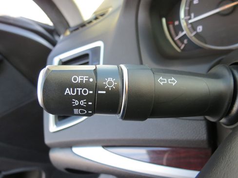 Used 2016 Acura TLX w/ Technology Package image 17