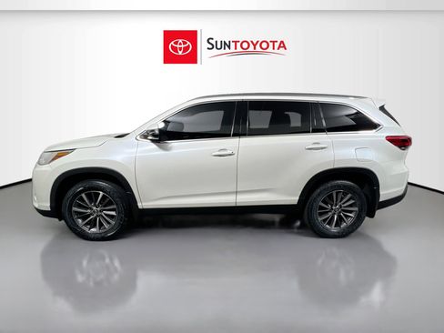 Used 2019 Toyota Highlander XLE FWD image 7