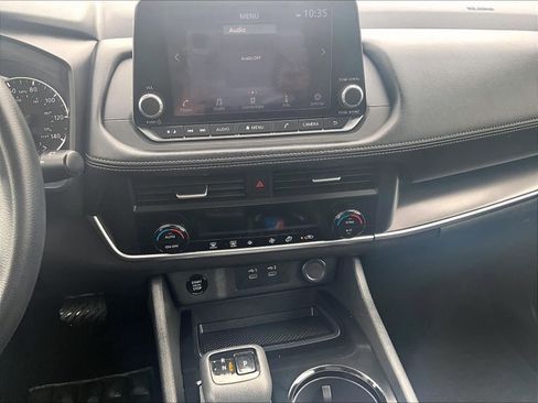 Used 2024 Nissan Rogue SV image 25