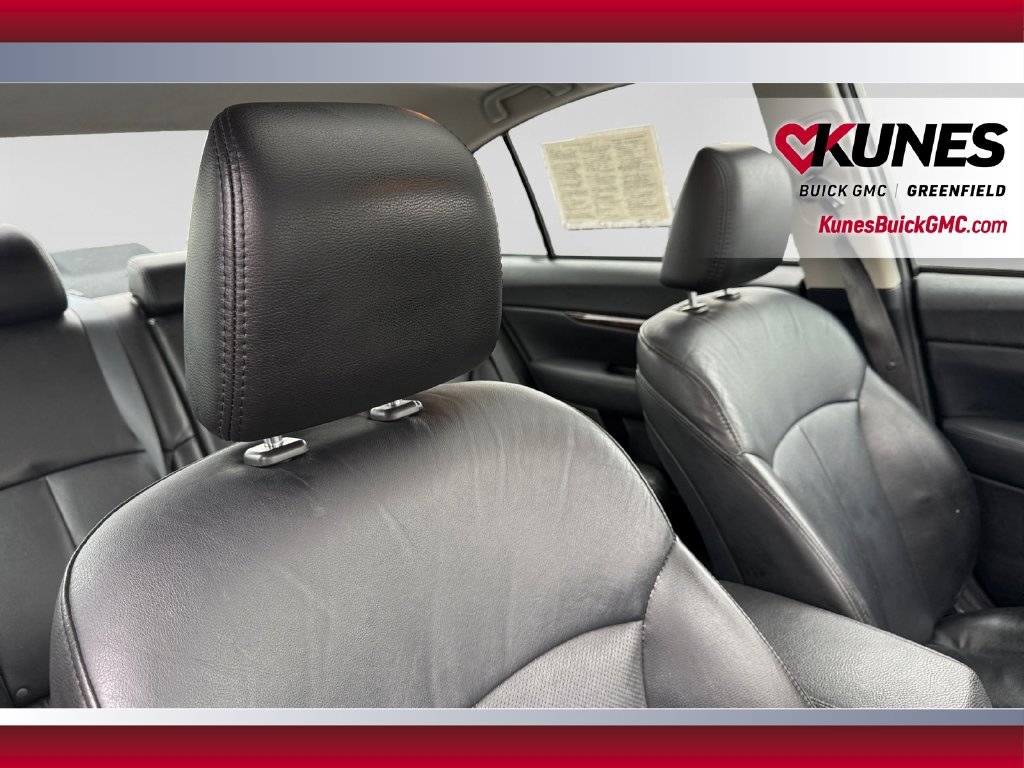 Used 2013 Subaru Legacy 2.5i Limited w/ Popular Pkg 2 AWD/4WD image 31