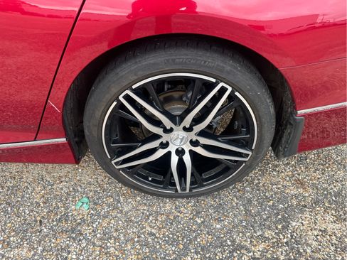 Used 2021 Honda Accord Touring image 17