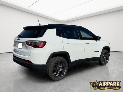 New 2026 Jeep Compass Limited w/ Sun, Sound & Navigation Group AWD/4WD image 4