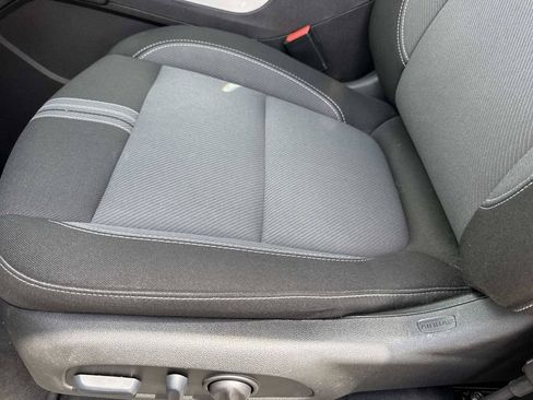 Used 2025 Chevrolet Blazer LT FWD image 24