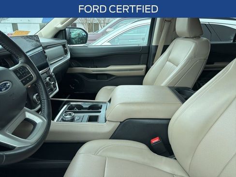 Certified 2024 Ford Expedition XLT image 3