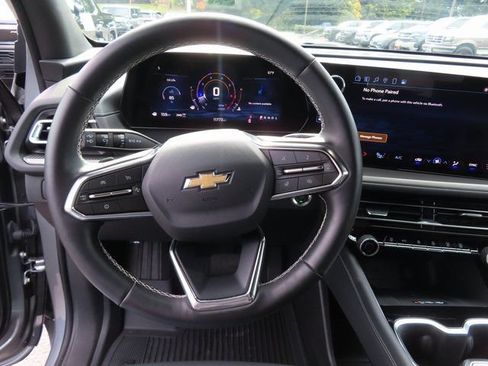 Used 2025 Chevrolet Traverse LT AWD/4WD image 15