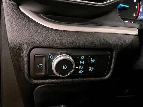 Used 2022 Ford Explorer XLT w/ Equipment Group 202A AWD/4WD image 31