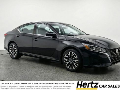 Used 2025 Nissan Altima 2.5 SV FWD image 1