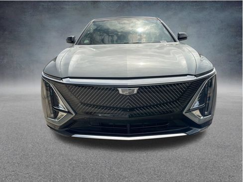 Used 2024 Cadillac Lyriq Luxury w/ LPO, Floor Liner Package AWD/4WD image 3