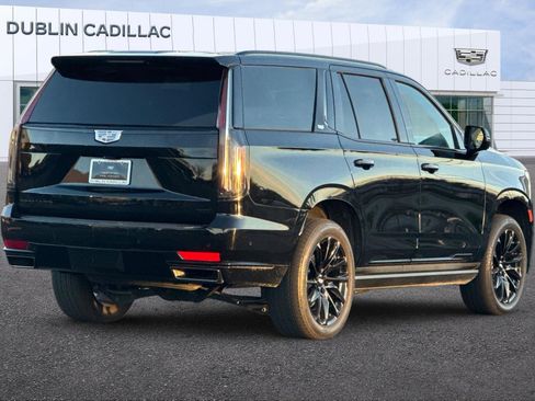 Used 2023 Cadillac Escalade Sport Platinum w/ LPO, ONYX Package image 4