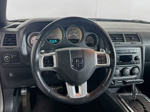 Used 2012 Dodge Challenger R/T image 17