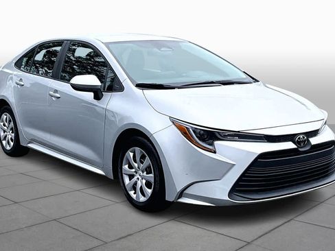 Certified 2023 Toyota Corolla LE image 2