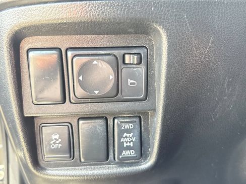 Used 2015 Nissan Juke SV AWD/4WD image 8