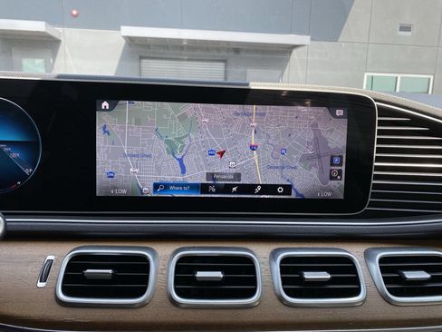 Used 2021 Mercedes-Benz GLE 350 4MATIC w/ Premium Package image 24