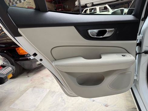 Used 2019 Volvo S60 T5 Momentum w/ Premium Package FWD image 30