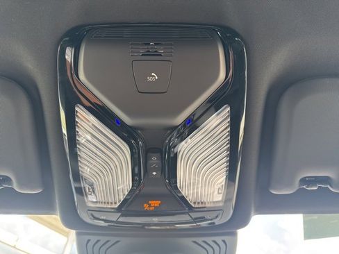 Used 2025 BMW X4 xDrive30i image 21