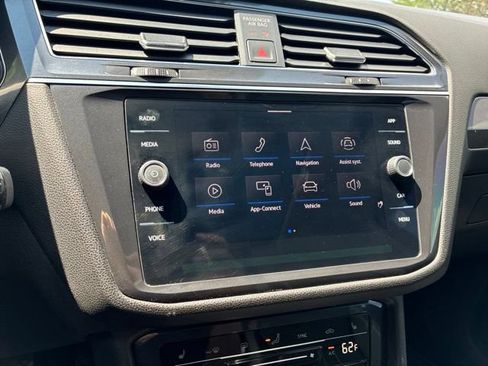 Used 2023 Volkswagen Tiguan SE w/ Panoramic Sunroof Package AWD/4WD image 21
