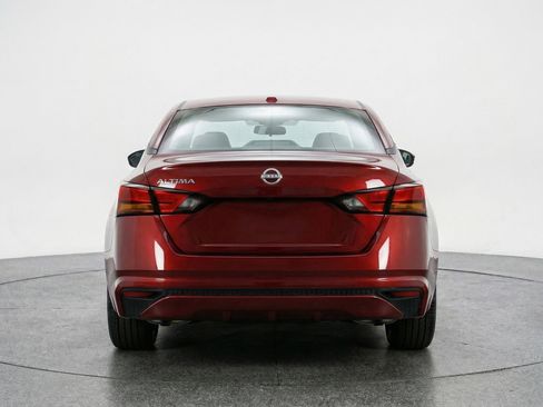 Used 2025 Nissan Altima 2.5 SV FWD image 7